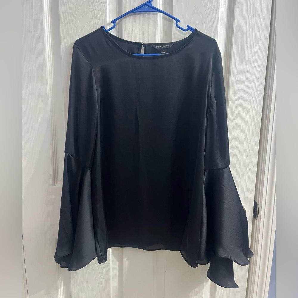 Banana Republic bell sleeve blank blouse